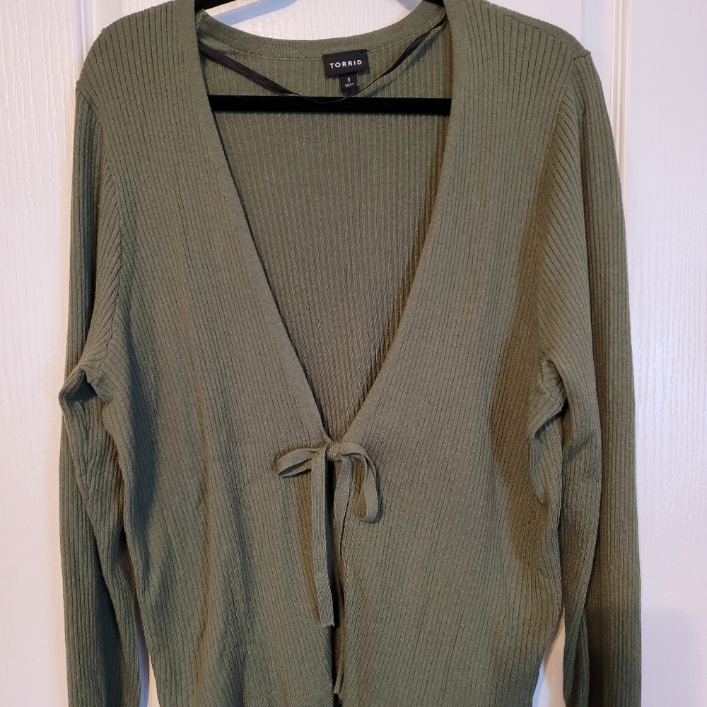 Torrid Tie Front Sweater Size 3